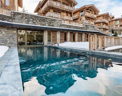 Upscale residence Center resort at the foot of the slopes